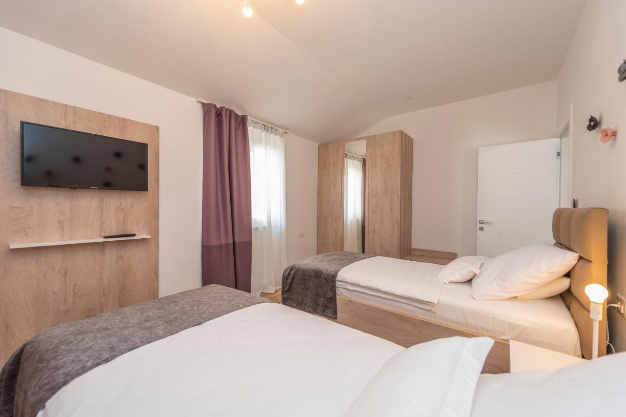 Luxury Apartments - La Vir 5& 6 Dış mekan fotoğraf