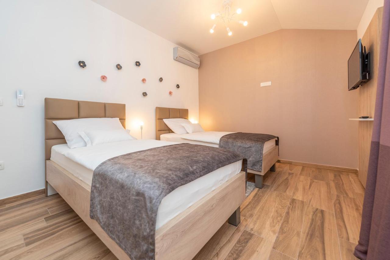 Luxury Apartments - La Vir 5& 6 Dış mekan fotoğraf